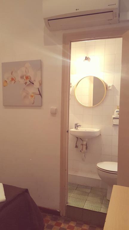 Hostal Lima Βαρκελώνη Εξωτερικό φωτογραφία